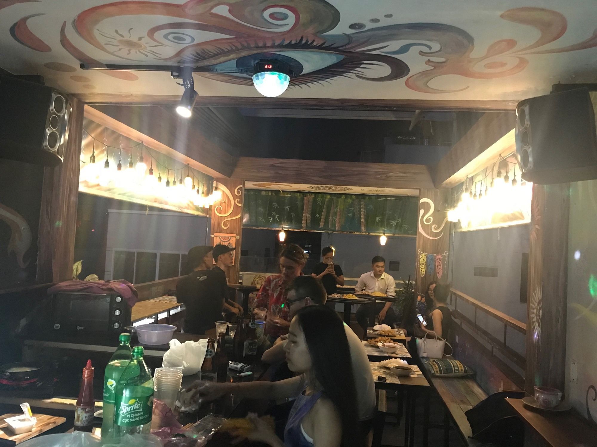 Wanderlust Saigon Hostel & Rooftop Bar 호치민 외부 사진